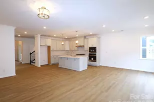 12109 Avienmore Dr, Charlotte, NC 28278 - Photo 4