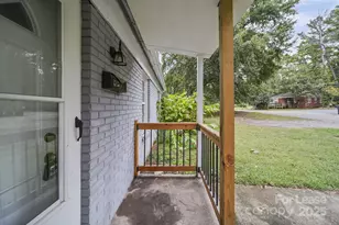 2621 Druid Hls Wy, Charlotte, NC 28206 - Photo 12