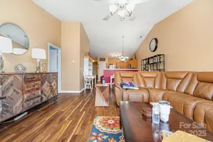 6400 Ziegler Ln, Charlotte, NC 28269 - Photo 8