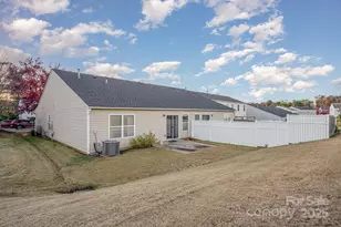 6400 Ziegler Ln, Charlotte, NC 28269 - Photo 20