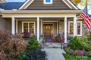 114 Linda Ann Dr, Flat Rock, NC 28731 - Photo 2