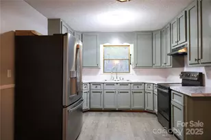 7 Windy Hollow Rd, Asheville, NC 28806 - Photo 6