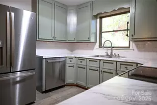 7 Windy Hollow Rd, Asheville, NC 28806 - Photo 8