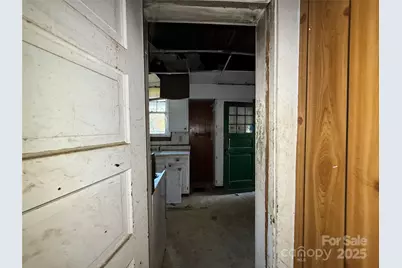 289 S French Broad Avenue, Asheville, NC 28801 - Photo 16