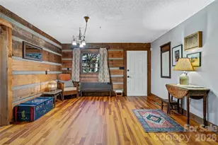 499 E Poplar Dr, Hendersonville, NC 28792 - Photo 14