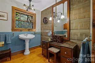 499 E Poplar Dr, Hendersonville, NC 28792 - Photo 16