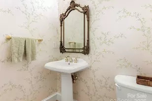 8942 Challis Hill Ln, Charlotte, NC 28226 - Photo 10