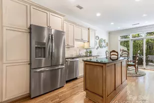 8942 Challis Hill Ln, Charlotte, NC 28226 - Photo 12