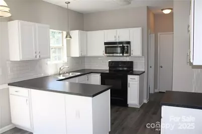 8412 Bristol Ford Place, Charlotte, NC 28215 - Photo 4