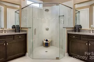 8925 Silver Springs Ct, Charlotte, NC 28215 - Photo 4