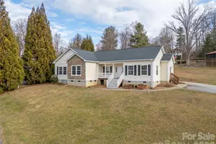 97 Meadowview Dr, Saluda, NC 28773 - Photo 2