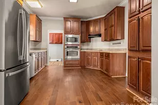 97 Meadowview Dr, Saluda, NC 28773 - Photo 8