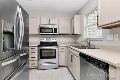 10219 Reindeer Way Lane, Charlotte, NC 28216 - Photo 8