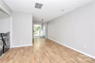 10219 Reindeer Way Ln, Charlotte, NC 28216 - Photo 4