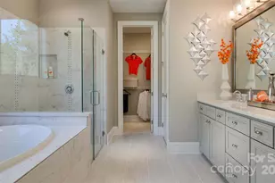 8929 Silver Springs Ct, Charlotte, NC 28215 - Photo 6