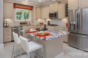 8929 Silver Springs Ct, Charlotte, NC 28215 - Photo 2