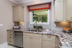 8929 Silver Springs Ct, Charlotte, NC 28215 - Photo 4