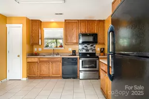 8022 Bristle Ln, Charlotte, NC 28214 - Photo 8