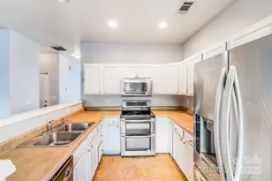 628 Fountain Ct, Fort Mill, SC 29715 - Photo 4