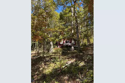 202 Lyndhurst Drive, Hendersonville, NC 28791 - Photo 2