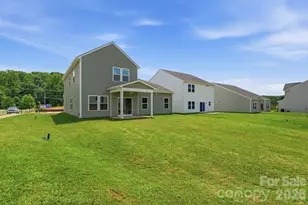954 Leyna Ct, Newton, NC 28658 - Photo 2