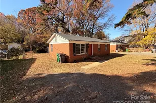 828 Tennyson Dr, Charlotte, NC 28208 - Photo 8