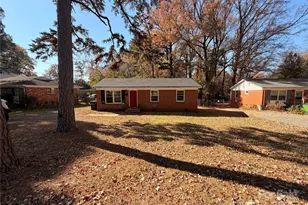 828 Tennyson Dr, Charlotte, NC 28208 - Photo 2