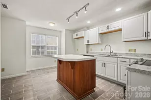 570 29th Ave Dr NW, Hickory, NC 28601 - Photo 12