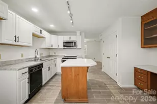 570 29th Ave Dr NW, Hickory, NC 28601 - Photo 14