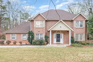 570 29th Ave Dr NW, Hickory, NC 28601 - Photo 1