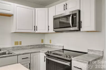 570 29th Avenue Drive NW, Hickory, NC 28601 - Photo 8