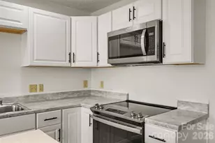 570 29th Ave Dr NW, Hickory, NC 28601 - Photo 8