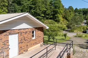 208 Murdock Rd, Bakersville, NC 28705 - Photo 32