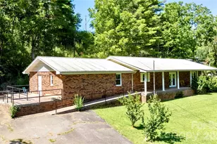 208 Murdock Rd, Bakersville, NC 28705 - Photo 2