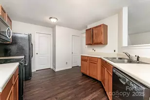 7601 Eben Dr, Charlotte, NC 28269 - Photo 8