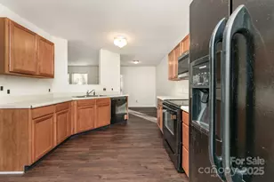 7601 Eben Dr, Charlotte, NC 28269 - Photo 10