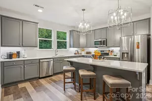 2242 Electric Ln, Charlotte, NC 28205 - Photo 2