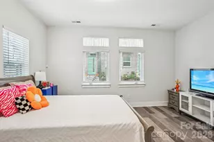 2242 Electric Ln, Charlotte, NC 28205 - Photo 32