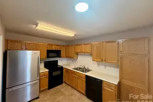 4603 Breakers Ln, Asheville, NC 28806 - Photo 4