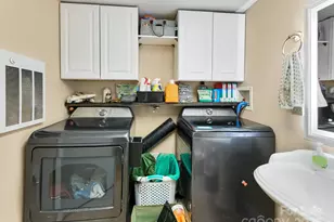 499 Oak Grove Rd, Flat Rock, NC 28731 - Photo 12