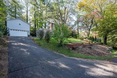 820 Peacehaven Place NW, Lenoir, NC 28645 - Photo 10