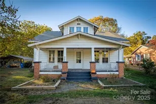 322 7th St SW, Taylorsville, NC 28681 - Photo 2