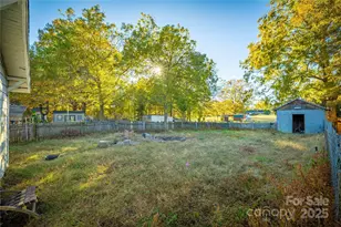 322 7th St SW, Taylorsville, NC 28681 - Photo 4