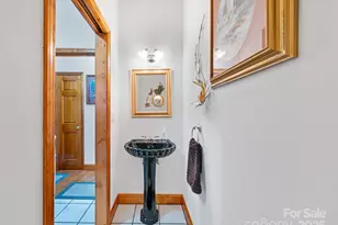 1715 Green Mountain Dr, Burnsville, NC 28714 - Photo 12