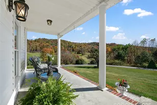 1715 Green Mountain Dr, Burnsville, NC 28714 - Photo 2