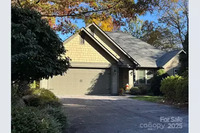 894 Dunroy Drive, Hendersonville, NC 28739 - Photo 2