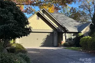 894 Dunroy Dr, Hendersonville, NC 28739 - Photo 2