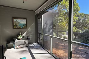 894 Dunroy Dr, Hendersonville, NC 28739 - Photo 4