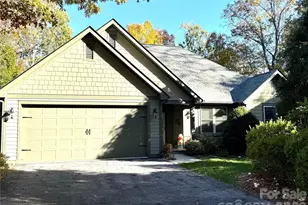 894 Dunroy Dr, Hendersonville, NC 28739 - Photo 1