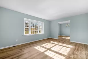 102 Castlegate Dr, Morganton, NC 28655 - Photo 1